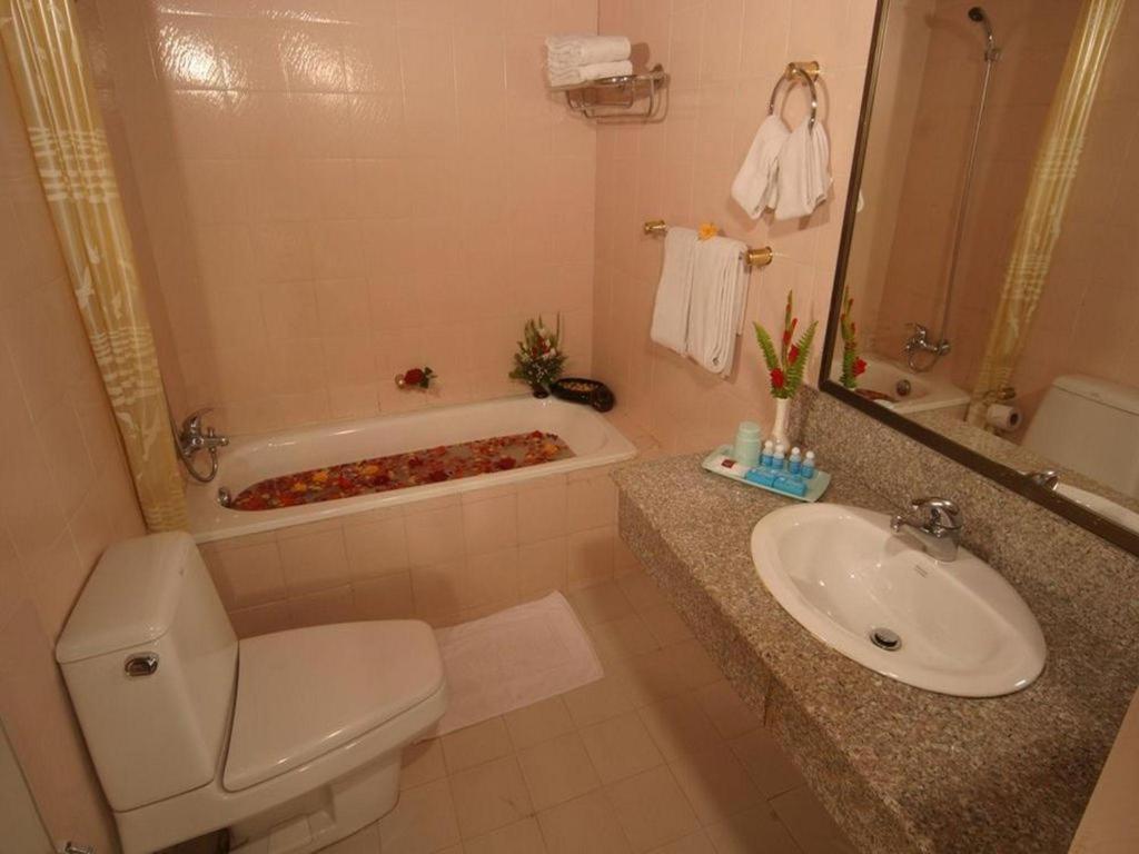 Yuzana Hotel Янгон Екстер'єр фото