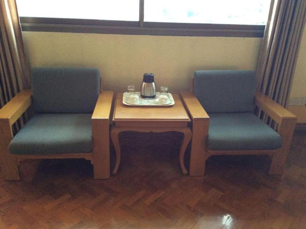 Yuzana Hotel Янгон Екстер'єр фото