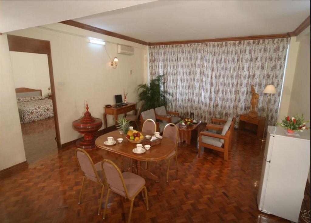 Yuzana Hotel Янгон Екстер'єр фото