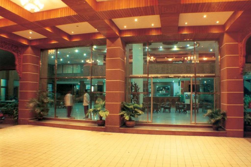Yuzana Hotel Янгон Екстер'єр фото