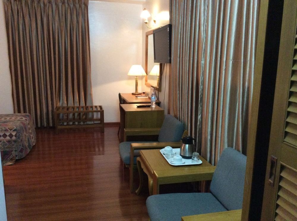 Yuzana Hotel Янгон Екстер'єр фото