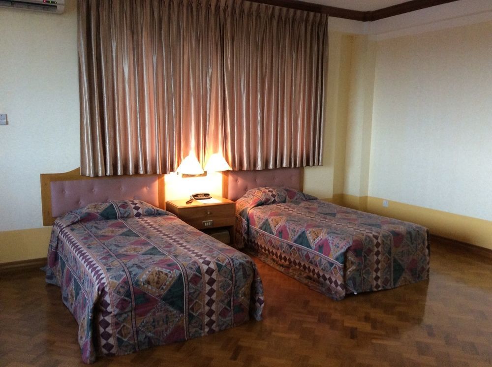 Yuzana Hotel Янгон Екстер'єр фото